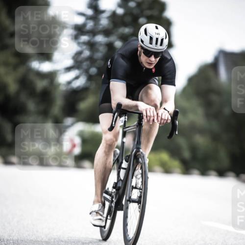 21.06.2026 - 29. Vierlanden-Triathlon H.Heesch http://msf.ph/oto/9905472 21.06.2026 11:42:30 Radfahren 158, 223, 650, 675, 727, 740, 745 meine-sportfotos.de
