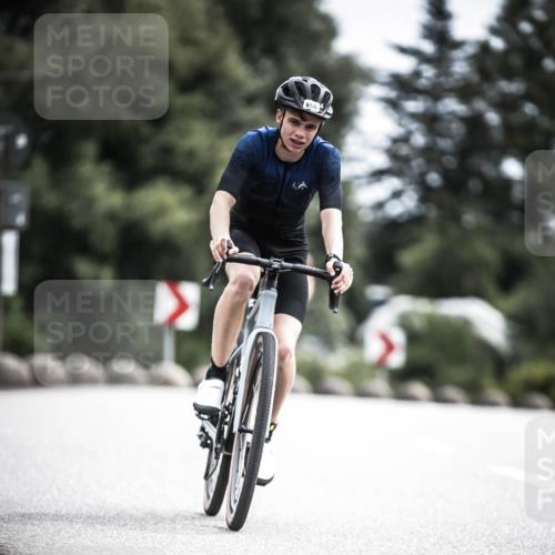 21.06.2026 - 29. Vierlanden-Triathlon H.Heesch http://msf.ph/oto/9905502 21.06.2026 11:42:33 Radfahren 158, 223, 650, 727, 740, 745 meine-sportfotos.de