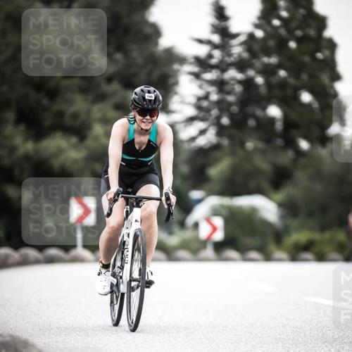 21.06.2026 - 29. Vierlanden-Triathlon H.Heesch http://msf.ph/oto/9905504 21.06.2026 10:24:04 Radfahren 293, 335, 496 meine-sportfotos.de