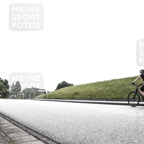21.06.2026 - 29. Vierlanden-Triathlon H.Heesch http://msf.ph/oto/9905523 21.06.2026 11:10:22 Radfahren 710 meine-sportfotos.de