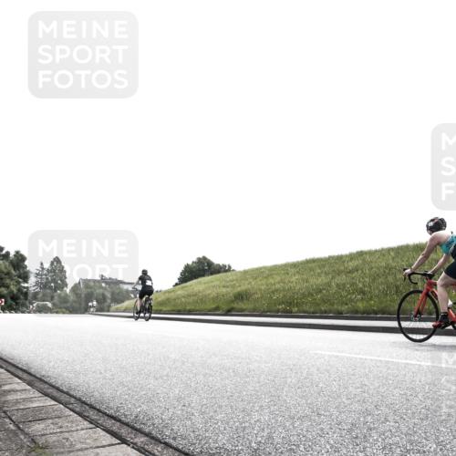 21.06.2026 - 29. Vierlanden-Triathlon H.Heesch http://msf.ph/oto/9905526 21.06.2026 11:10:24 Radfahren 280, 710 meine-sportfotos.de