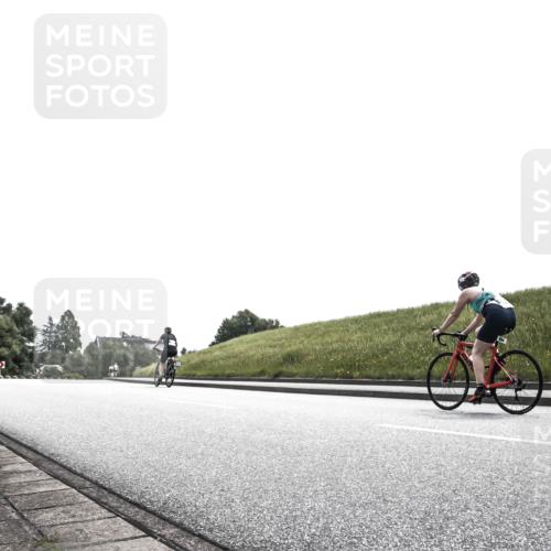 21.06.2026 - 29. Vierlanden-Triathlon H.Heesch http://msf.ph/oto/9905530 21.06.2026 11:10:24 Radfahren 280, 710 meine-sportfotos.de