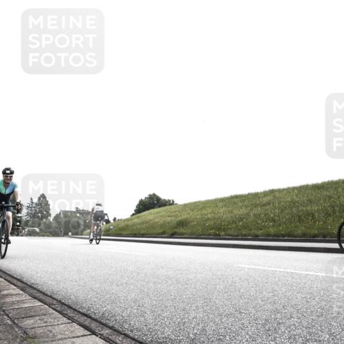 21.06.2026 - 29. Vierlanden-Triathlon H.Heesch http://msf.ph/oto/9905549 21.06.2026 11:10:58 Radfahren 679 meine-sportfotos.de