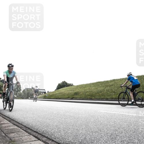 21.06.2026 - 29. Vierlanden-Triathlon H.Heesch http://msf.ph/oto/9905555 21.06.2026 11:10:58 Radfahren 679 meine-sportfotos.de