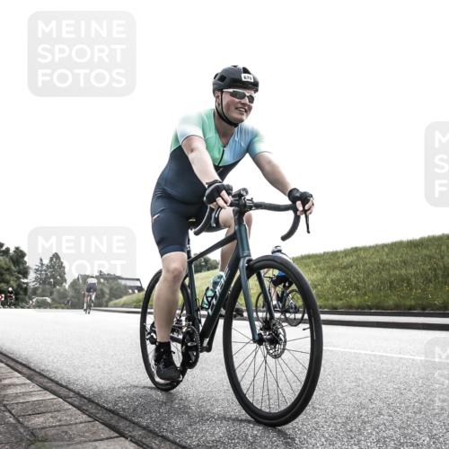 21.06.2026 - 29. Vierlanden-Triathlon H.Heesch http://msf.ph/oto/9905562 21.06.2026 11:10:58 Radfahren 679 meine-sportfotos.de