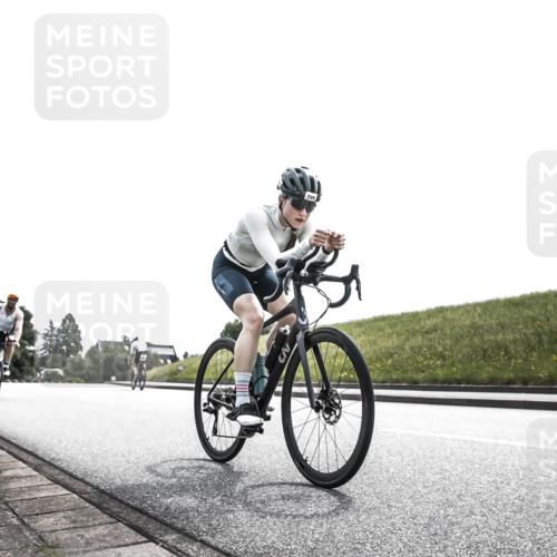 21.06.2026 - 29. Vierlanden-Triathlon H.Heesch http://msf.ph/oto/9905578 21.06.2026 11:11:14 Radfahren 137, 138, 161, 299, 673 meine-sportfotos.de
