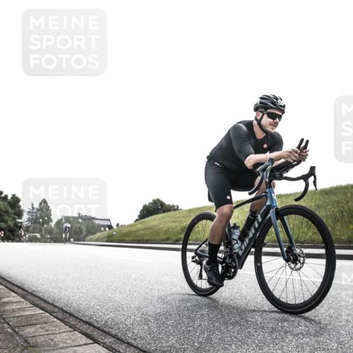 21.06.2026 - 29. Vierlanden-Triathlon H.Heesch http://msf.ph/oto/9905606 21.06.2026 11:11:42 Radfahren 641, 709 meine-sportfotos.de