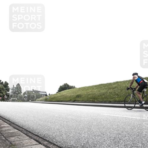 21.06.2026 - 29. Vierlanden-Triathlon H.Heesch http://msf.ph/oto/9905610 21.06.2026 11:11:43 Radfahren 641, 709 meine-sportfotos.de