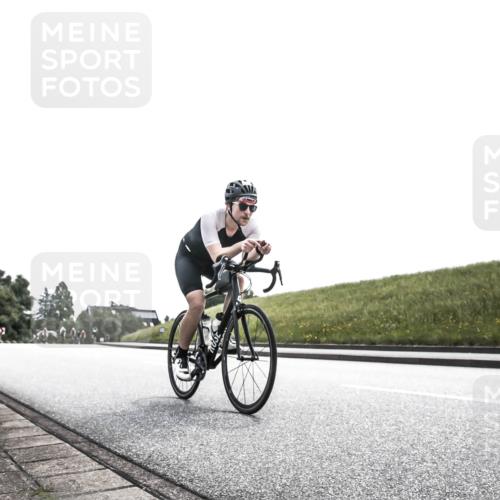 21.06.2026 - 29. Vierlanden-Triathlon H.Heesch http://msf.ph/oto/9905613 21.06.2026 11:11:51 Radfahren 109, 158, 490, 685 meine-sportfotos.de