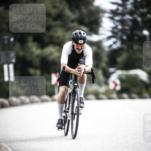21.06.2026 - 29. Vierlanden-Triathlon H.Heesch http://msf.ph/oto/9905630 21.06.2026 11:42:47 Radfahren 632, 633, 701, 757 meine-sportfotos.de