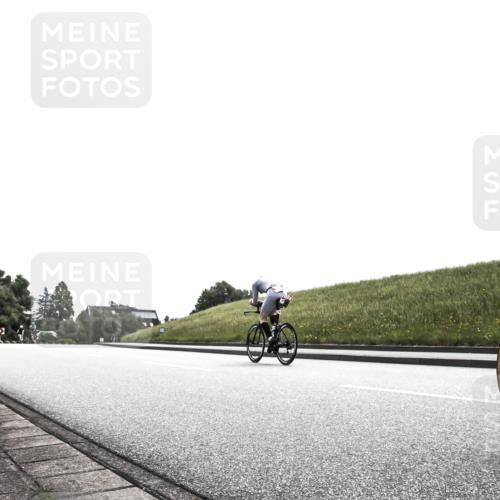21.06.2026 - 29. Vierlanden-Triathlon H.Heesch http://msf.ph/oto/9905657 21.06.2026 11:12:01 Radfahren 293, 296, 302, 656, 743, 751 meine-sportfotos.de
