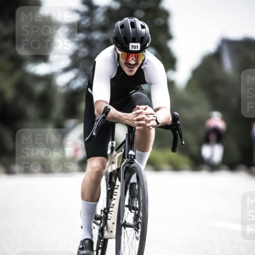 21.06.2026 - 29. Vierlanden-Triathlon H.Heesch http://msf.ph/oto/9905661 21.06.2026 11:42:48 Radfahren 632, 633, 701, 757 meine-sportfotos.de