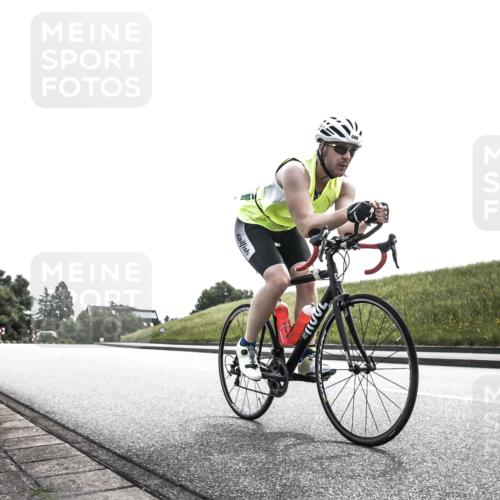 21.06.2026 - 29. Vierlanden-Triathlon H.Heesch http://msf.ph/oto/9905672 21.06.2026 11:12:13 Radfahren 22, 265, 688 meine-sportfotos.de