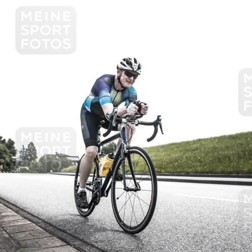 21.06.2026 - 29. Vierlanden-Triathlon H.Heesch http://msf.ph/oto/9905678 21.06.2026 11:12:30 Radfahren 131, 213 meine-sportfotos.de