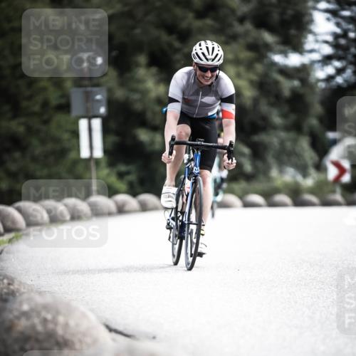 21.06.2026 - 29. Vierlanden-Triathlon H.Heesch http://msf.ph/oto/9905691 21.06.2026 11:42:59 Radfahren 699, 728, 729 meine-sportfotos.de