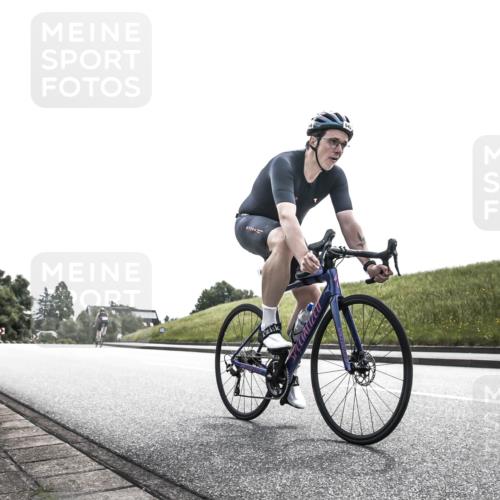 21.06.2026 - 29. Vierlanden-Triathlon H.Heesch http://msf.ph/oto/9905700 21.06.2026 11:13:12 Radfahren 52, 649, 720 meine-sportfotos.de