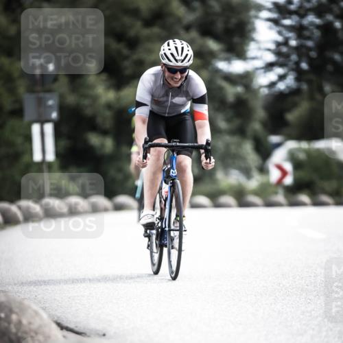 21.06.2026 - 29. Vierlanden-Triathlon H.Heesch http://msf.ph/oto/9905704 21.06.2026 11:43:00 Radfahren 699, 728, 729 meine-sportfotos.de