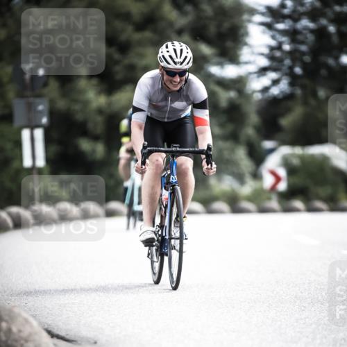 21.06.2026 - 29. Vierlanden-Triathlon H.Heesch http://msf.ph/oto/9905706 21.06.2026 11:43:00 Radfahren 699, 728, 729 meine-sportfotos.de