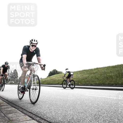 21.06.2026 - 29. Vierlanden-Triathlon H.Heesch http://msf.ph/oto/9905710 21.06.2026 11:13:37 Radfahren 91, 643, 652, 727 meine-sportfotos.de