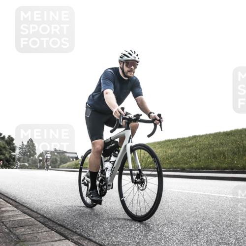 21.06.2026 - 29. Vierlanden-Triathlon H.Heesch http://msf.ph/oto/9905717 21.06.2026 11:13:39 Radfahren 91, 178, 266, 643, 652, 727 meine-sportfotos.de