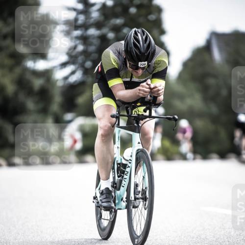 21.06.2026 - 29. Vierlanden-Triathlon H.Heesch http://msf.ph/oto/9905759 21.06.2026 11:43:02 Radfahren 699, 728, 729 meine-sportfotos.de