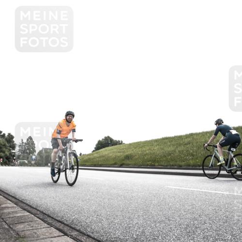 21.06.2026 - 29. Vierlanden-Triathlon H.Heesch http://msf.ph/oto/9905787 21.06.2026 11:15:35 Radfahren 734, 737 meine-sportfotos.de