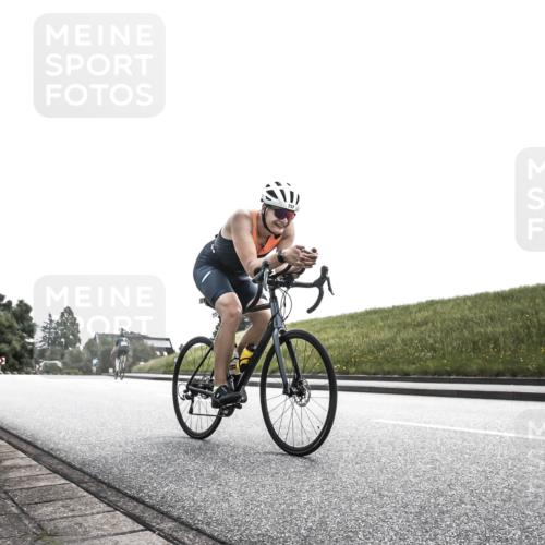 21.06.2026 - 29. Vierlanden-Triathlon H.Heesch http://msf.ph/oto/9905791 21.06.2026 11:15:37 Radfahren 17, 734, 737 meine-sportfotos.de