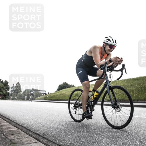 21.06.2026 - 29. Vierlanden-Triathlon H.Heesch http://msf.ph/oto/9905794 21.06.2026 11:15:37 Radfahren 17, 734, 737 meine-sportfotos.de