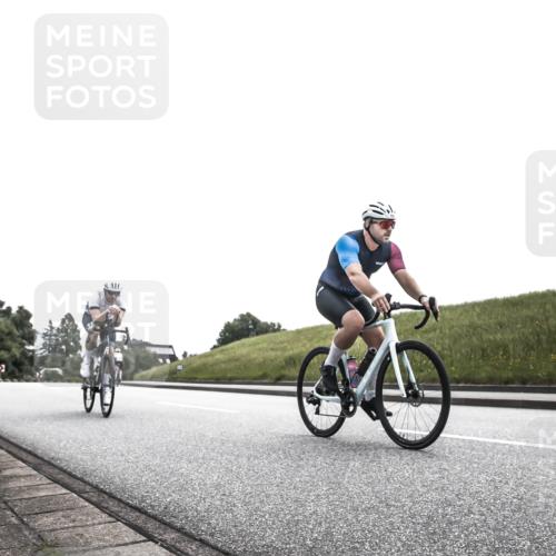 21.06.2026 - 29. Vierlanden-Triathlon H.Heesch http://msf.ph/oto/9905815 21.06.2026 11:16:54 Radfahren 74, 298, 723, 1358 meine-sportfotos.de