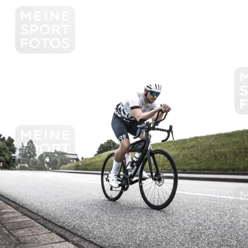 21.06.2026 - 29. Vierlanden-Triathlon H.Heesch http://msf.ph/oto/9905822 21.06.2026 11:16:55 Radfahren 74, 723, 1358 meine-sportfotos.de