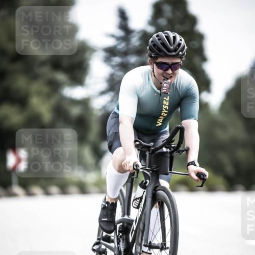 21.06.2026 - 29. Vierlanden-Triathlon H.Heesch http://msf.ph/oto/9905827 21.06.2026 11:43:19 Radfahren 41, 213, 717 meine-sportfotos.de