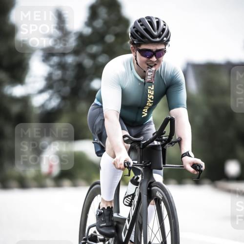 21.06.2026 - 29. Vierlanden-Triathlon H.Heesch http://msf.ph/oto/9905836 21.06.2026 11:43:19 Radfahren 41, 213, 717 meine-sportfotos.de
