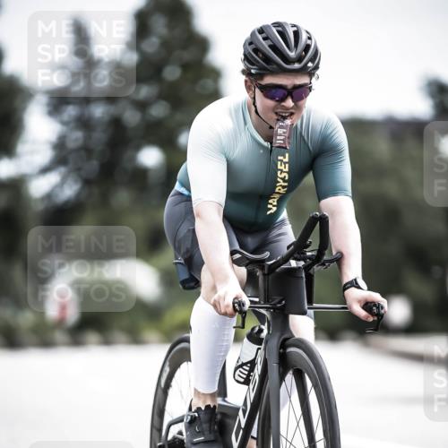 21.06.2026 - 29. Vierlanden-Triathlon H.Heesch http://msf.ph/oto/9905839 21.06.2026 11:43:19 Radfahren 41, 213, 717 meine-sportfotos.de