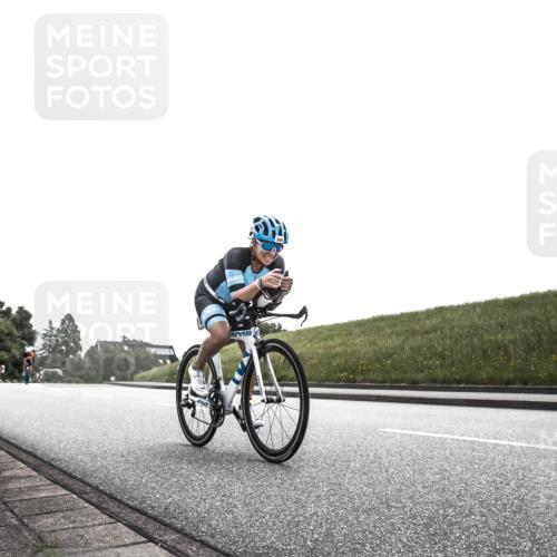 21.06.2026 - 29. Vierlanden-Triathlon H.Heesch http://msf.ph/oto/9905875 21.06.2026 11:18:54 Radfahren 300, 645, 664, 794, 808 meine-sportfotos.de