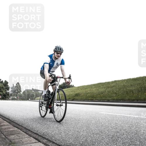21.06.2026 - 29. Vierlanden-Triathlon H.Heesch http://msf.ph/oto/9905881 21.06.2026 11:18:58 Radfahren 195, 664, 808 meine-sportfotos.de