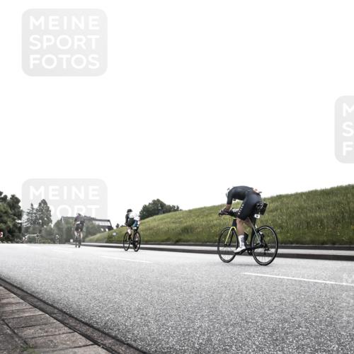 21.06.2026 - 29. Vierlanden-Triathlon H.Heesch http://msf.ph/oto/9905954 21.06.2026 11:20:23 Radfahren  meine-sportfotos.de