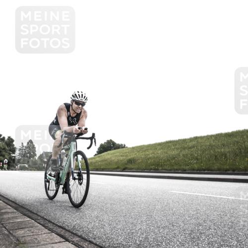 21.06.2026 - 29. Vierlanden-Triathlon H.Heesch http://msf.ph/oto/9905983 21.06.2026 11:21:08 Radfahren 44, 755, 779, 807 meine-sportfotos.de