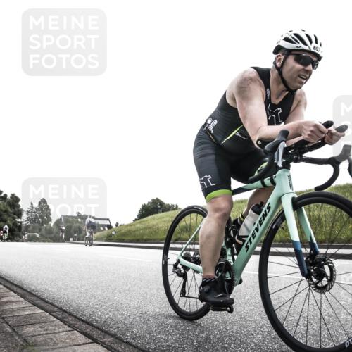 21.06.2026 - 29. Vierlanden-Triathlon H.Heesch http://msf.ph/oto/9905989 21.06.2026 11:21:08 Radfahren 44, 755, 779, 807 meine-sportfotos.de