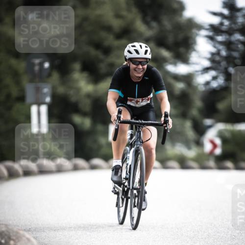 21.06.2026 - 29. Vierlanden-Triathlon H.Heesch http://msf.ph/oto/9906017 21.06.2026 11:40:17 Radfahren 232, 688 meine-sportfotos.de