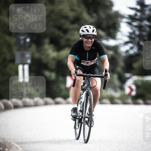 21.06.2026 - 29. Vierlanden-Triathlon H.Heesch http://msf.ph/oto/9906023 21.06.2026 11:40:17 Radfahren 232, 688 meine-sportfotos.de