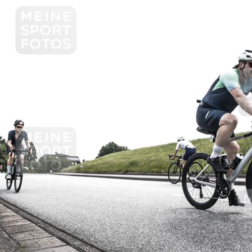 21.06.2026 - 29. Vierlanden-Triathlon H.Heesch http://msf.ph/oto/9906037 21.06.2026 11:22:59 Radfahren 221, 629, 795, 809 meine-sportfotos.de