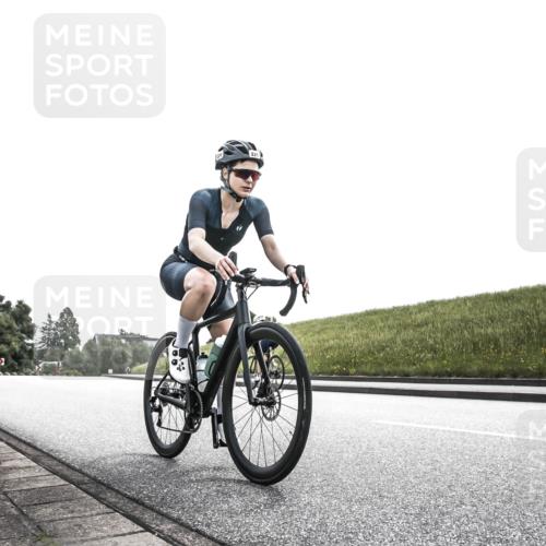 21.06.2026 - 29. Vierlanden-Triathlon H.Heesch http://msf.ph/oto/9906041 21.06.2026 11:22:59 Radfahren 221, 629, 795, 809 meine-sportfotos.de