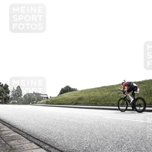 21.06.2026 - 29. Vierlanden-Triathlon H.Heesch http://msf.ph/oto/9906060 21.06.2026 11:23:24 Radfahren 135, 266 meine-sportfotos.de
