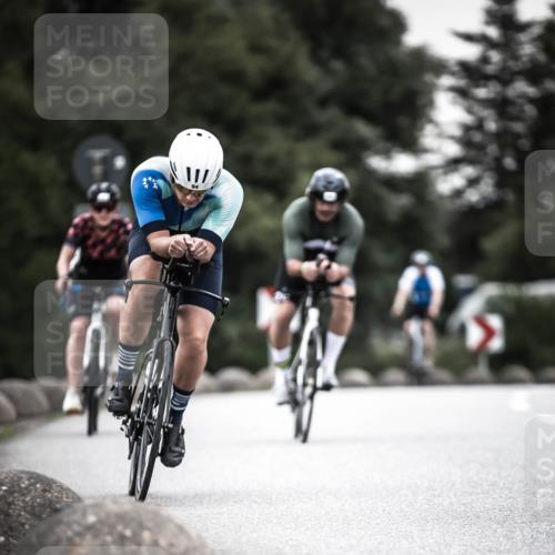 21.06.2026 - 29. Vierlanden-Triathlon H.Heesch http://msf.ph/oto/9906061 21.06.2026 10:24:31 Radfahren 84, 94, 169, 370, 552, 622, 625 meine-sportfotos.de