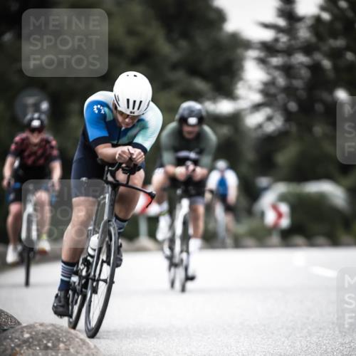 21.06.2026 - 29. Vierlanden-Triathlon H.Heesch http://msf.ph/oto/9906080 21.06.2026 10:24:31 Radfahren 84, 94, 169, 370, 552, 622, 625 meine-sportfotos.de