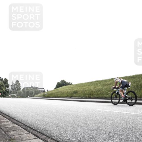 21.06.2026 - 29. Vierlanden-Triathlon H.Heesch http://msf.ph/oto/9906100 21.06.2026 11:25:49 Radfahren 248, 686 meine-sportfotos.de