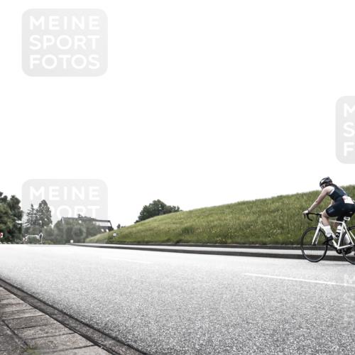 21.06.2026 - 29. Vierlanden-Triathlon H.Heesch http://msf.ph/oto/9906106 21.06.2026 11:26:20 Radfahren 289 meine-sportfotos.de
