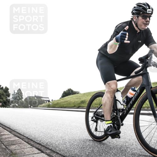 21.06.2026 - 29. Vierlanden-Triathlon H.Heesch http://msf.ph/oto/9906128 21.06.2026 11:26:54 Radfahren 900 meine-sportfotos.de