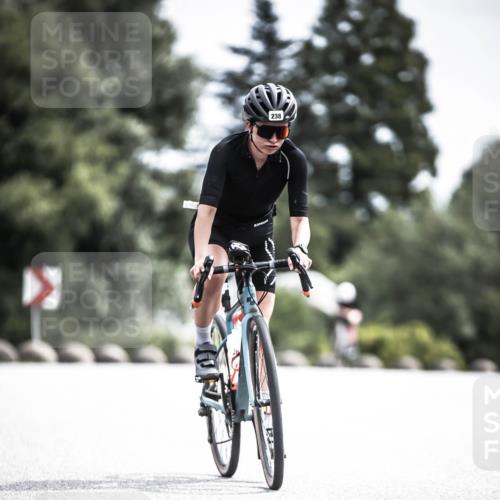 21.06.2026 - 29. Vierlanden-Triathlon H.Heesch http://msf.ph/oto/9906137 21.06.2026 11:44:54 Radfahren 238, 291, 672, 696 meine-sportfotos.de