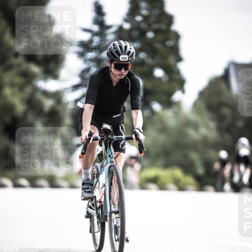 21.06.2026 - 29. Vierlanden-Triathlon H.Heesch http://msf.ph/oto/9906146 21.06.2026 11:44:54 Radfahren 238, 291, 672, 696 meine-sportfotos.de